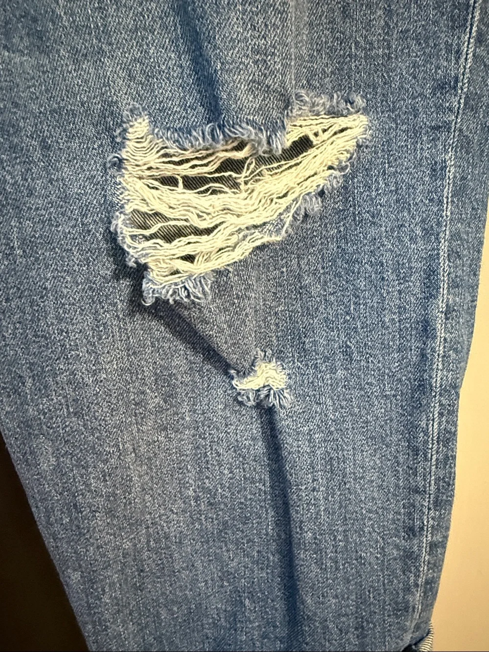 Lucky Brand Boy Mid Rise Relaxed Straight Size: 12/31 R Inseam: 28” uncuffed